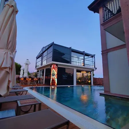 Hotel Cunda Baradiel *