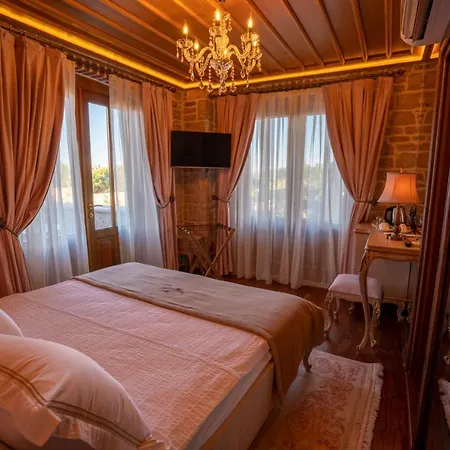 Cunda Baradiel Hotel *