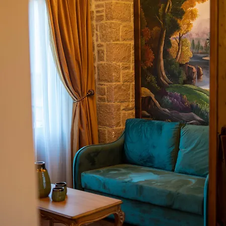 Cunda Baradiel Hotel *