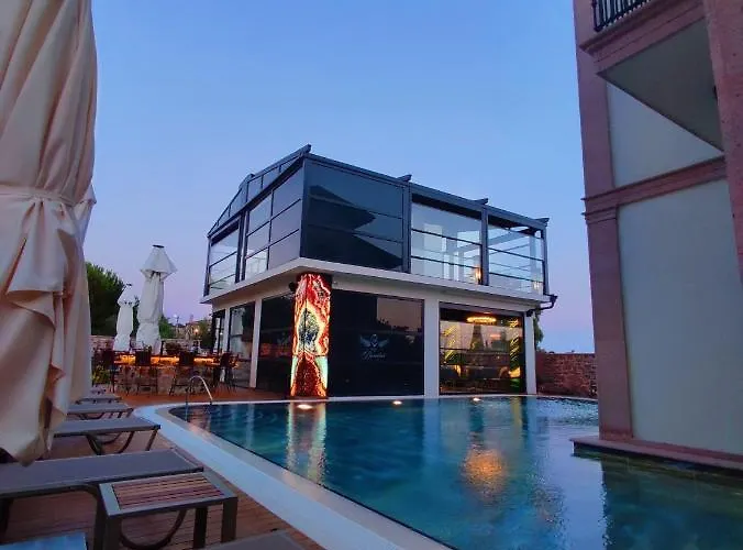 Hotell Cunda Baradiel *